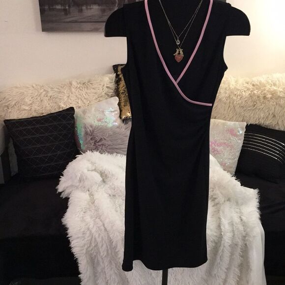 EXPRESS side Rouched Dress with baby pink border! - Picture 1 of 6